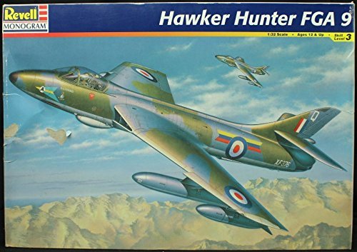Preisvergleich Produktbild Revell 1:32 Hawker Hunter FGA 9 Model Kit #4670 by Revell