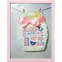 Schenkorado® Windel bestickt im Rahmen für Mädchen (Motiv Schnuller)