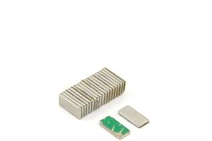 FIRST4MAGNETS Aimant en Néodyme N42 Auto-Adhésif - 10mm x 5mm x 1mm D'Épaisseur - Put de 0,6kg - South - Pack de 20