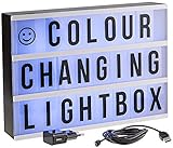 Braucht 6x AA Batterien (nicht mitgeliefert). Funktioniert auch auf Strom mit ein 9V DC Adapter (mitgeliefert)! Maße 30 x 22 x 5,5 cm. Das Wechseln geht ganz einfach, die Buchstaben und Symbole ein- bzw. ausschieben und auch für eigene Ideen bleibt genügend Platz! Jedes Tag eine neue Weisheit oder Bericht, gestaltend oder an der Wand hängend.