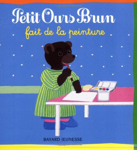 Petit ours brun fait de la peinture