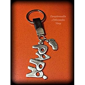 Llavero papa con pie/s personalizado/s. Regalo día del Padre