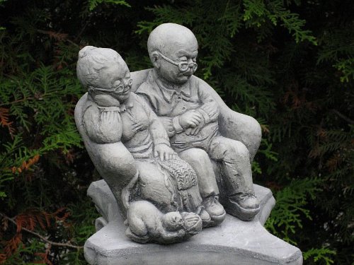 Nr.121 Steinfigur Mann Frau Oma und Opa 01 18 cm ca. 2,8 kg Frostfest Stein - 4