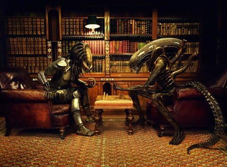imagenation Alien V Predator - Chess Masters - Framed Canvas Art Print : Size - 25CM X 34CM X 3CM DEPTH / 10" X 13.5" X 1"