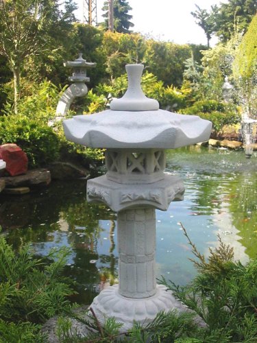 Japanische Steinlaterne auf Säule A
