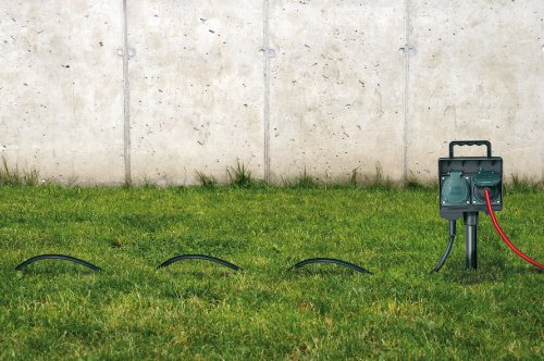 Brennenstuhl Gartensteckdose, Außensteckdose 4-fach mit Erdspieß, witterungsbeständiger Kunststoff (wasserfestes Gehäuse – 10m Kabel) Farbe: schwarz - 3