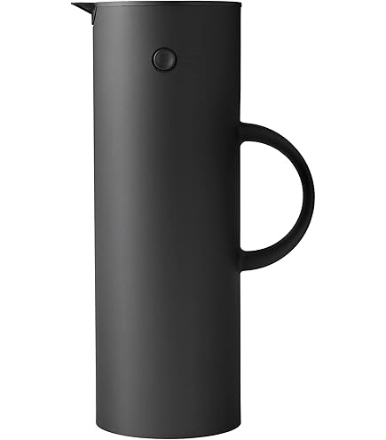 Stelton Isolatiekan EM77 - dubbelwandige thermoskan voor warme en koude dranken - thee- en koffiekan met glazen inzetstuk, magneetsluiting, schroefdeksel, vintage design - 1 liter, zand Stelton Isolatiekan EM77 - dubbelwandige thermoskan voor warme en koude dranken - thee- en koffiekan met glazen inzetstuk, magneetsluiting, schroefdeksel, vintage design - 1 liter, zand