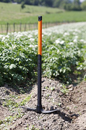 Fiskars geschmiedete Kreuzhacke, Länge 90 cm, Gewicht 3,2 kg, Geschmiedeter Stahl-Kopf/Glasfaserverstärkter Kunststoff-Griff, Schwarz/Orange, 250, 1002208 - 5