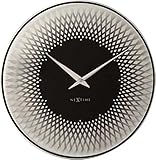 Große Wanduhr mit schwarz und silberfarbenen Ziffernblatt sowie silbernen Stunden- und Minutenzeigern