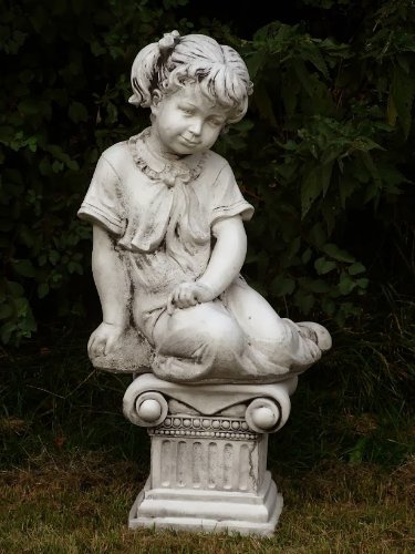 Steinfigur Mädchen sitzende Gross 48 cm ca. 26 kg Frostfest Stein Nr.273 - 6