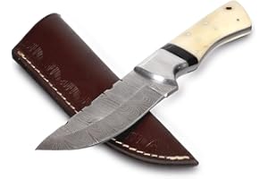 EUROtops Damast-Jagdmesser Chameau – Mit Rindsleder-Messerscheide, 12 cm Klinge, robuster Edelstahl / 15N20 und 1095, Verziert, Griff aus Kamelknochen, Fangriemenöse, für Sport/Camping/Outdoor