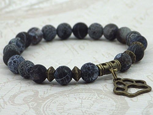 Bracelet in agate frosted with pendant in the form of paw of wolf