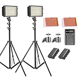 están incluidos en el kit: (2) panel Luz 160 LED, (2) soporte, (2) Mini cabeza de bola, (2) mAh V 2600 mAh, (1) EL cargador A USB, (4) filtro de color (blanco y Naranja). Los 4 filtros de colores (Naranja & Blanco) EN dotación sirven para cambiar EL efecto de grabaciones, incluyendo EL aumento de Tonos de la piel en Los retratos, la atenuación de la fuente de luz por el filtro Blanco y la directa reducción de temperatura de color de 3200 K mediante EL filtro Naranja
