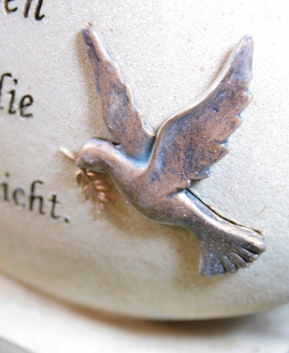 Grabherz mit Taube „Das Leben endet, die Liebe nicht“ - 3