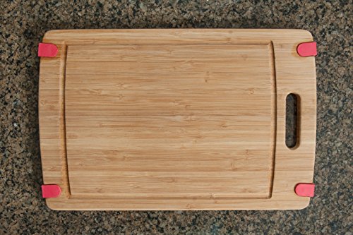 CC Boards Rutschfestes Bambus-Schneidebrett: Hölzernes Küchenbrett mit Griff, Saftrille und rutschfesten Ecken - 3