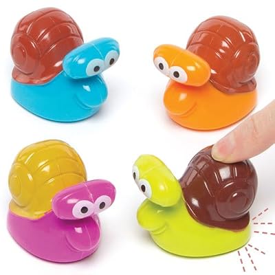 Baker Ross Escargots de Course à Friction Parfaits à Glisser dans les Pochettes-surprises pour que les Enfants puissent Jouer (Lot de 4)