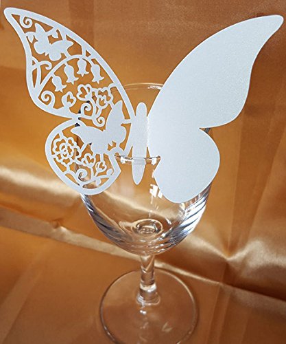 DIKETE® Hochwertig 50 Stück Schimmer Weiß Schmetterling Glas Platzkarten Hochzeit Geburtstage Taufe Party Tischkarten Namenskarten Glasanhänger für Weinglas Cup Deko Hochzeitsfeier Champagnerglas Deko Geschenkaufkleber Geschenkanhänger Geschenk Umbauten Aufkleber