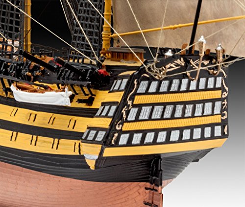 Revell Modellbausatz Schiff 1:225, Geschenkset BATTLE OF TRAFALGAR im