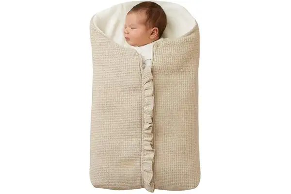Cosamui Arrullo o Saco para Capazo Universal Bebé - Cálido y Suave, Ideal para Invierno y Entretiempo, Compatible - Jané - Inglesina -Bugaboo -Maxi Cosi (Waffle Beige, 0-18 Meses, Invierno)