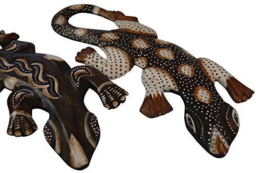 Holz-Gecko „Bali“, 2er Set aufwändig geschnitzt und bemalt, zum Hängen oder Legen, balinesische Handwerkskunst Länge 30 cm - 2