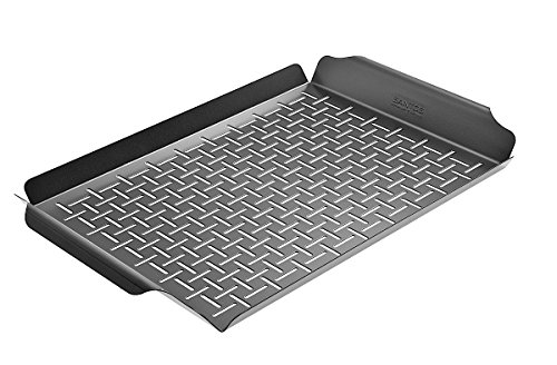 Santos Grillschale mit Griffen beschichtet - Grillpfanne, Grillkorb mit Perforierung als Grillzubehör, Gemüsekorb oder Servierschale für Gasgrill oder Holzkohlegrill