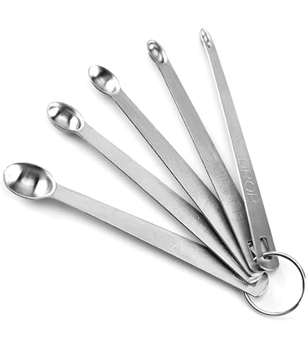 Yizish Misurini e cucchiai in acciaio inox con righello di misurazione, Scoop con clip, Tabella di conversione della cucina Set di 12 per ingredienti secchi e liquidi