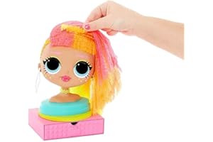 L.O.L. Surprise!, O.M.G. Styling Head Neonlicious - Testa da parrucchiere con 30 sorprese, estensioni da parrucchiere, accessori, pratica funzione acqua sorpresa, giocattolo per bambini dai 3 anni