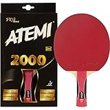 GOLPES MÁS RÁPIDOS Y POTENTES: La raqueta de Ping Pong Atemi Pro, fabricada con la última tecnología de pala, aumenta drásticamente la potencia del golpe. No sólo eso, sino que la pala está diseñada con tecnología APS (Additional Power System). Con este sistema, se duplica la flexibilidad de la paleta gracias a un diseño del mango especial que actúa como un muelle, aumentando la potencia y el control. Dos tipos de mangos a elegir: Cóncavo o Anatómico.