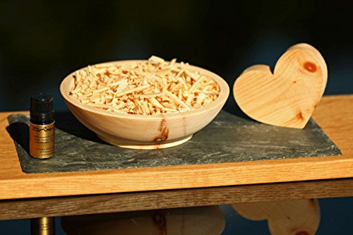 Duftset aus Zirbenholz – Schale & Späne & Herz & Zirbenöl – Deko Set „aroma“ – 4 Teilig – wirkt beruhigend auf Körper, Geist und Seele - 2