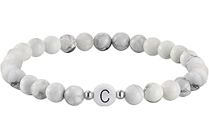 Kim Johanson Partner Perlenarmband mit Buchstabe aus Howlith Stein für Pärchen I Naturstein Freundschaftsarmband in Weiß I Geschenk für Paare mit Gravur I Für Frauen und Männer inkl. Schmuckbeutel