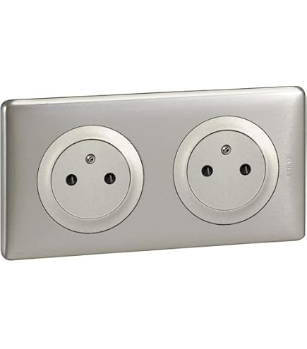 Prise Legrand Céliane Avec USB 7.5W - Blanc - Socle Rétractable Et Connexion Sans Outils