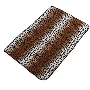 Plush Pet Blanket, Easy to Clean and Carry Warm Comfortable Soft Plush Machine Washable Dog Blanket for Cats for Small Pets for Dogs(Leopard Print, S)