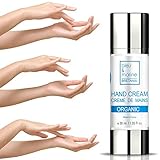 Con Aceite de Jojoba: excelente emoliente de la piel, proporcionando una hidratación profunda y una mayor suavidad, la piel adquiere mayor firmeza y elasticidad. Aporta tam-bién oligoelementos nutrientes de la piel, minerales como el selenio, potenciador antioxidante.
