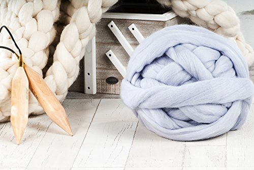 MEROLINO dicke, flauschige, extrem hochwertige Merino Wolle | 3cm starkes Garn | Wolle zum Stricken von Decken, Schals, Überwürfen | extrem weich, nicht chemisch behandelt (hellgrau) - 4