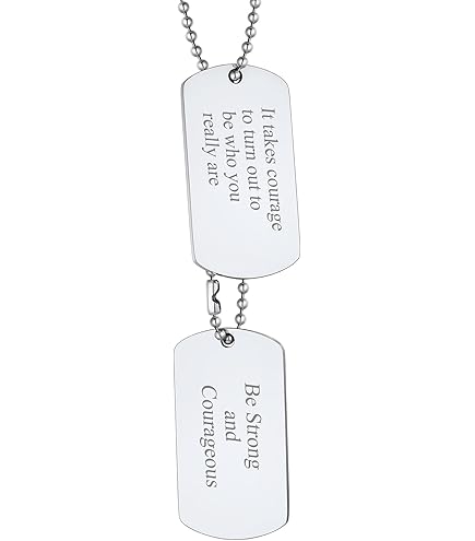 Soldato Serio Dell'eserco Con Le Etichette Milari Di