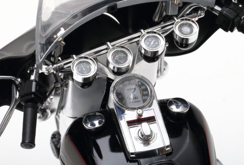 Tamiya 300016037 - 1:6 Harley-Davidson FLH Classic Motorräder
