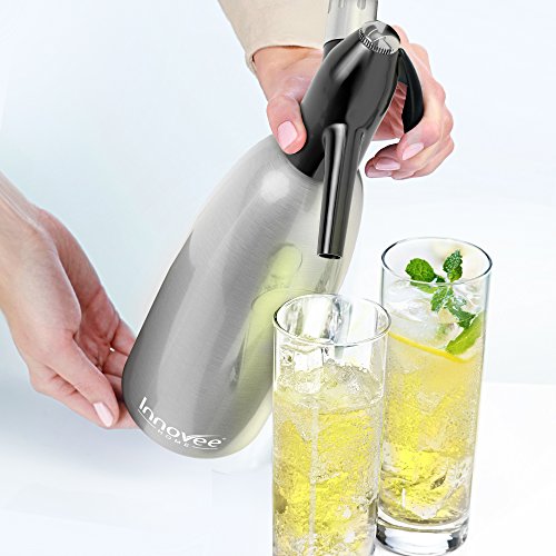Innovee Soda-Siphon – Der beste Sodasprudler – Aluminium – 1 Liter + Cocktail Rezepte Ebook – Bereiten Sie Sprudelwasser mit Leitungswasser oder aus der Flasche vor – Bereiten Sprudelwasser vor wann Sie es vollen – benötigt Standard-CO2 Kapseln (nicht enthalten) - 2