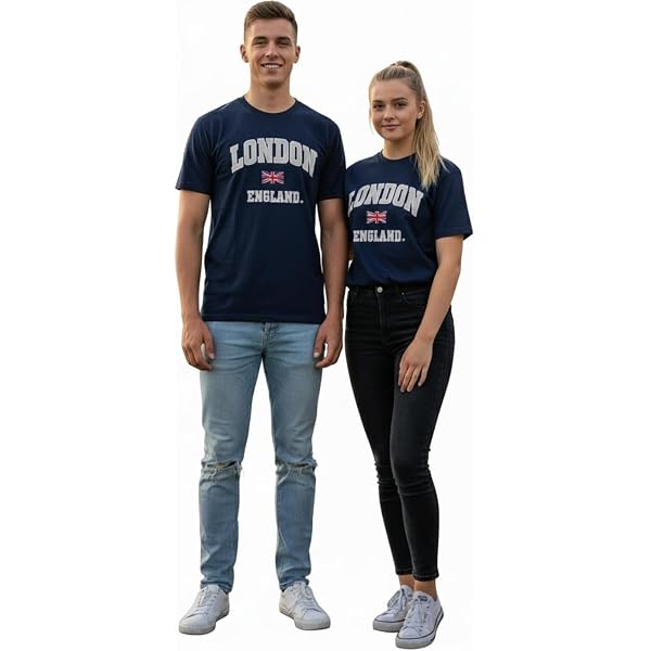 Pantaloni blu e maglietta bianca con ricami - per bambole - Fatto a
