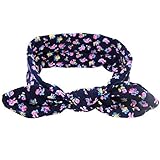 Puedes usar cinta de pelo de acuerdo a tu ropa y preferencias.