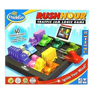 Think Fun – Rush Hour, Juego de Logica, Version en Español, Juegos Educativos, Edad Recomendada 8+ – Dimensiones: 22.5 x 6.3 x 20 cm