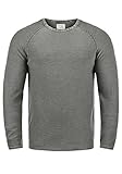 Dieser moderne Herrenpullover von BLEND aus hochwertiger Baumwolle ist super angenehm zu tragen.