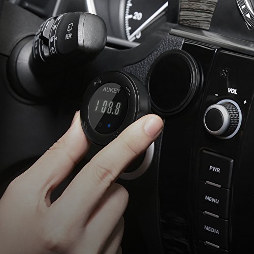 AUKEY Trasmettitore FM Bluetooth 4.1 Radio Transmitter Chiamata in Vivavoce per Auto con Caricatore di 2 Porte USB per Smartphone, Tablet, MP3, ecc (BT-F4)