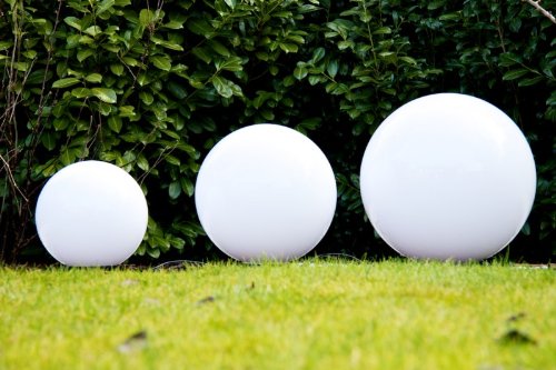 Kugelleuchten Set: 30 cm, 40 cm, 50 cm, Durchmesser jeweils mit Erdspiess und je 5 Metern Zuleitung im Lieferumfang - 4