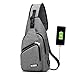 Produktbild OMOUP Sling Bag Rucksack Sling Crossbag Rucksack Schleuder Tasche Chest Pack mit USB Charge Port für Arbeit Schul Outdoor (Grau)