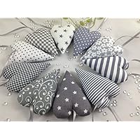 10 Stoffherzen in verschiedenen Grau/weiß-Tönen