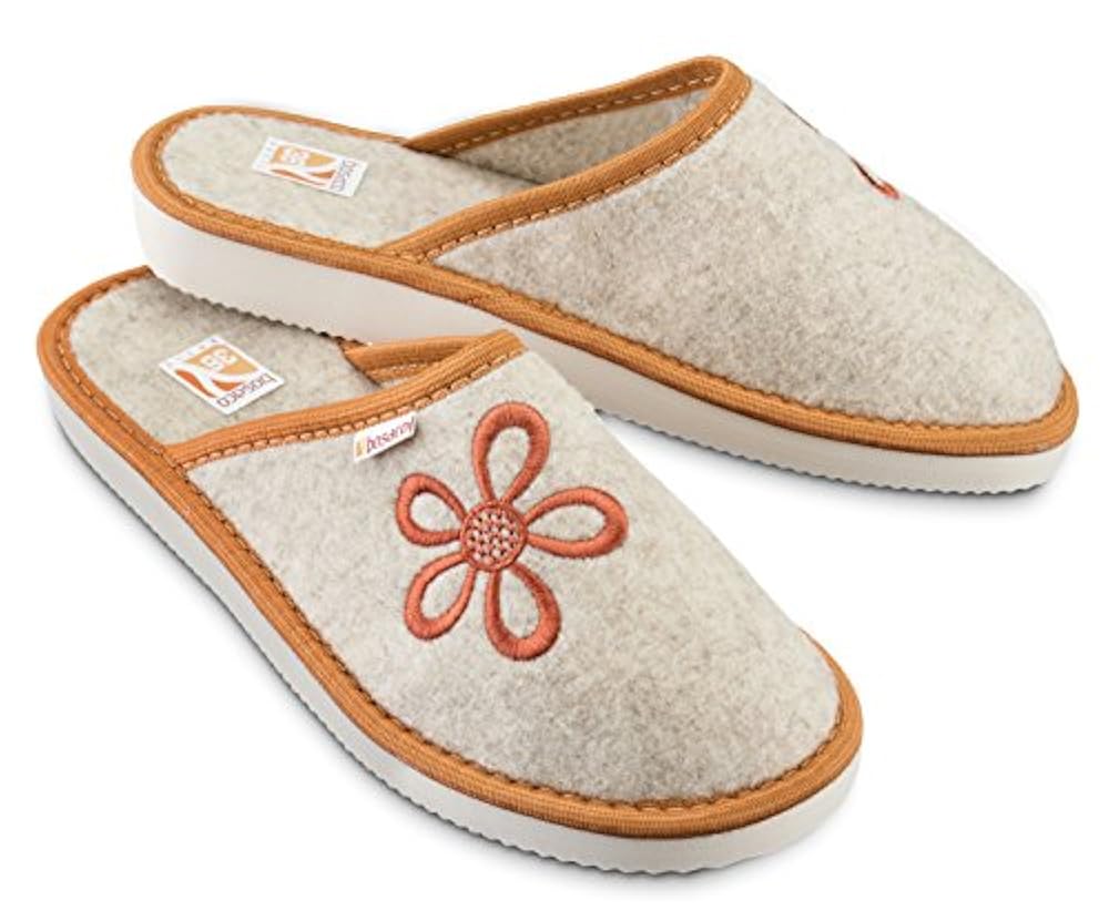 Спортивные тапочки женские