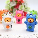 Un oso de dibujos animados. UChic 5 piezas creativo novedad juguetes de descompresión para cambio de rostro muñeca dibujos animados oso llavero lindo regalo para niños regalo al azar