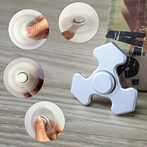 Finger spinner Hot product Fidget Spinner Triangular metal I apply to a toy EDC ADHD child adult. High speed with high toy mixing ceramic bearing super-durability Silver