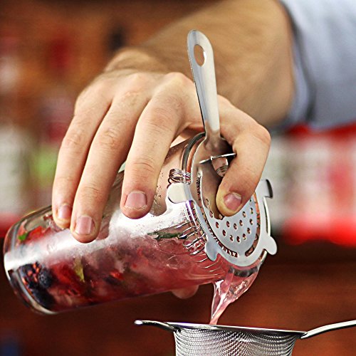 Manhattan Cocktail-Shaker Set in recycelbarer Box von bar@drinkstuff | Kit zum Zubereiten von Cocktails zu Hause mit Manhattan Mixer, Cocktail-Buch (Englisch), Cocktailsieb, Stößel, gedrehtem Barlöffel, 25ml & 50ml Fingerhut-Barmaß - 4