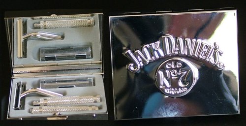 Preisvergleich Produktbild Reise-Rasierer von Jack Daniels